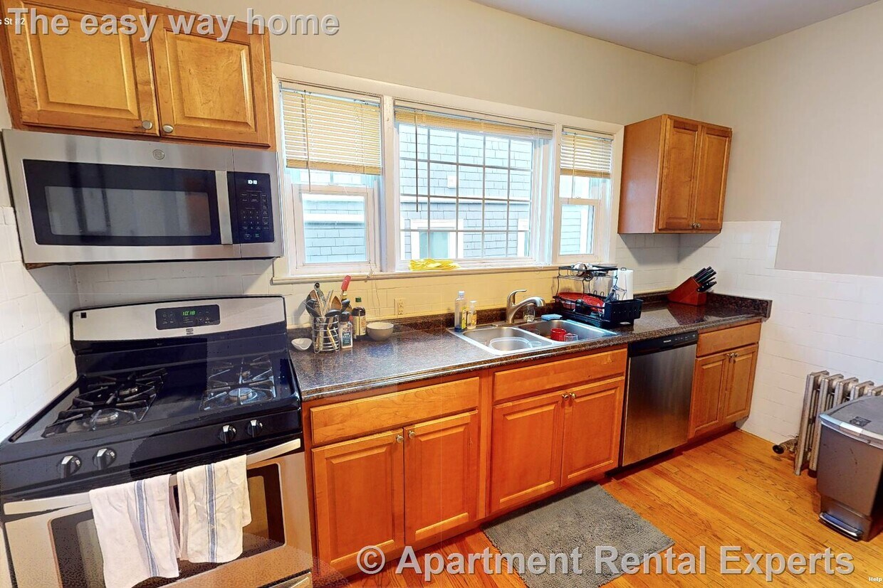Primary Photo - 23 Tufts St