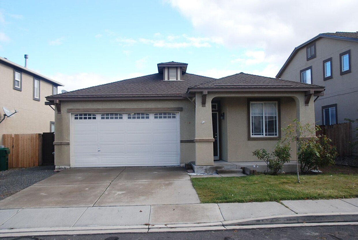 Foto principal - Rancho Bravo Single Story 4 BR/2 Bath/2 Car Garage in South Reno