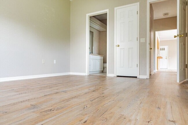 Foto del edificio - 901 Eagle Pond Dr