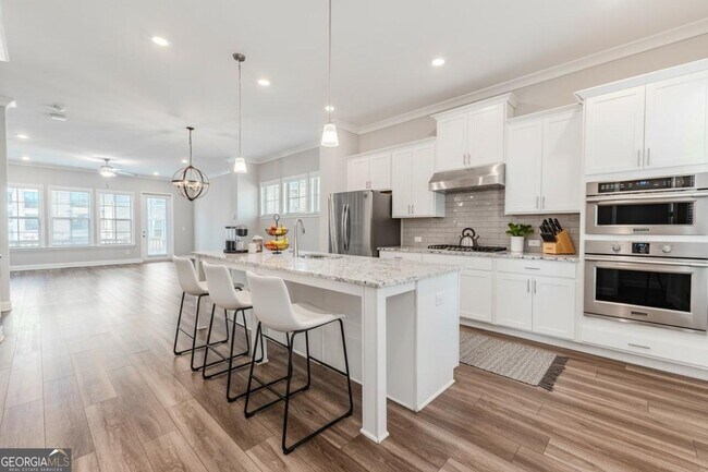 Foto del edificio - 5051 Pinckney Ln