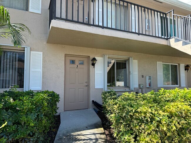 Foto del edificio - 142 Palm Dr