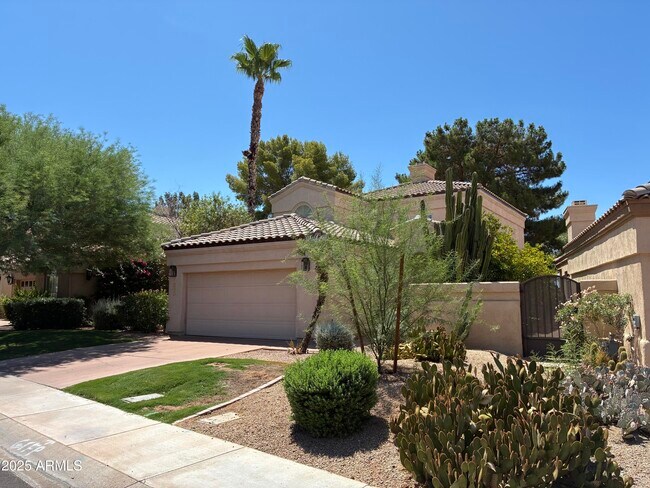 Foto del edificio - 7891 E Desert Cove Ave