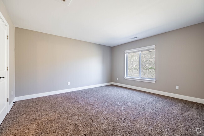 2BR, 2BA - 1,125SF - Primary Bedroom - The Crest at Williams Creek