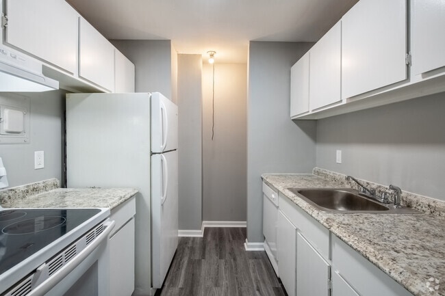 2BR, 1BA - 860SF - Greenspire Greenway Gardens LLC
