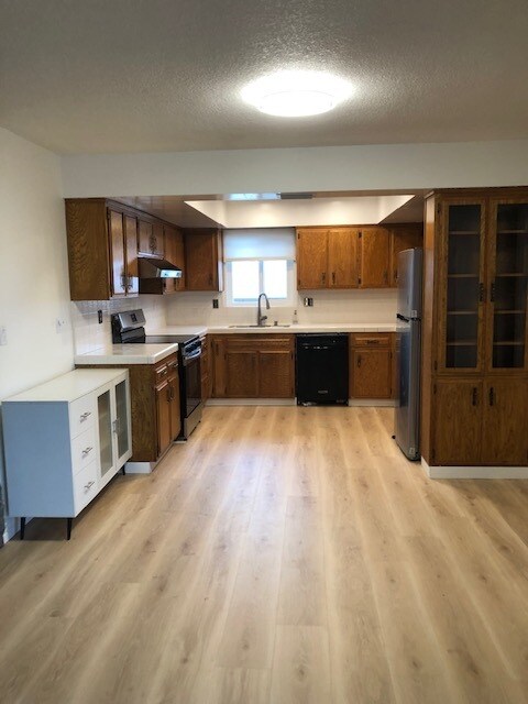 102711885_2 - 8322 Mango Ave