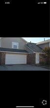 Building Photo - 921 Rambling Oaks Dr