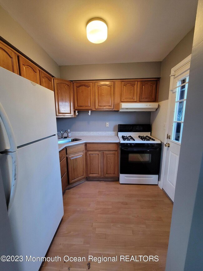 500 Cliffwood Ave W Unit D3, Matawan, NJ 07747 Condo for Rent in