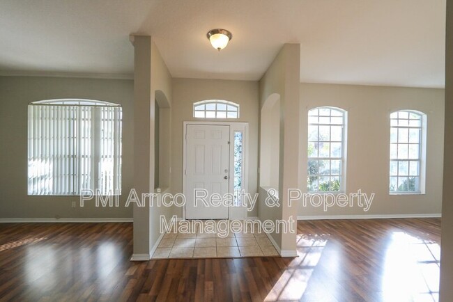 Foto del edificio - 12033 Timberhill Dr