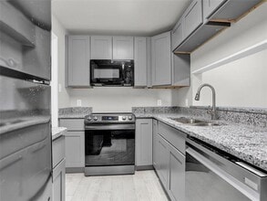Building Photo - 1601 Marsh Ln