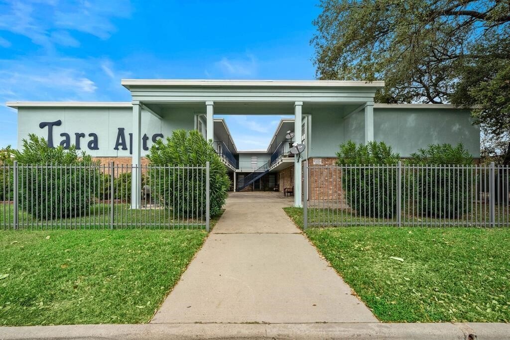 Foto principal - 932 7th Ave N