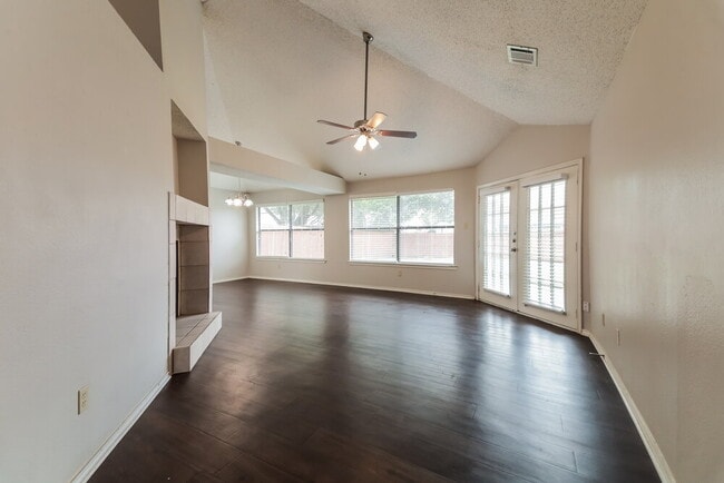 Building Photo - 3702 Knights Bridge Dr