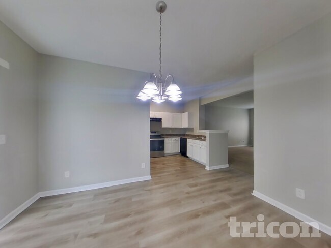 Foto del edificio - 2251 Bigwood Trail