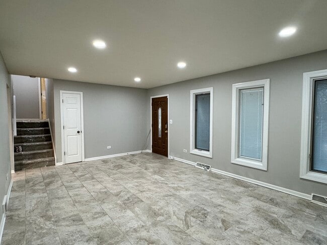 Building Photo - 810 MacGregor Rd
