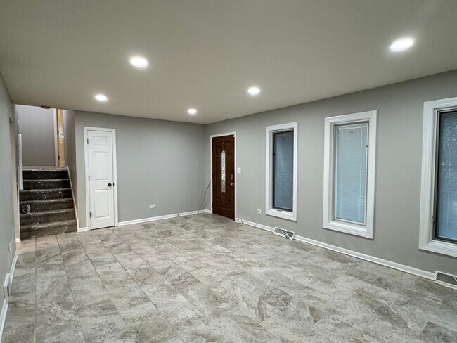 Foto del edificio - 810 MacGregor Rd