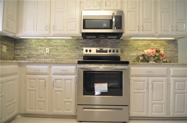 Building Photo - 1703 Mayflower Dr