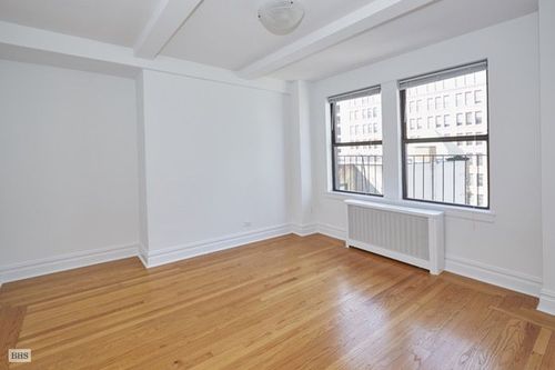 Building Photo - 430 W 34th St