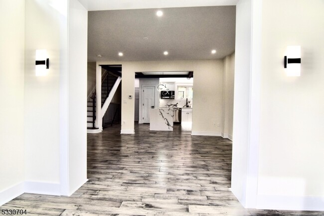 Foto del edificio - 332 Undercliff Ave