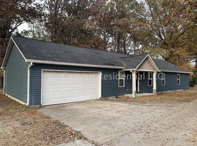 Photo - 1063 Givens Rd House