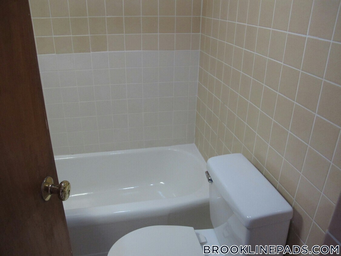 Foto del edificio - 1223 Beacon St