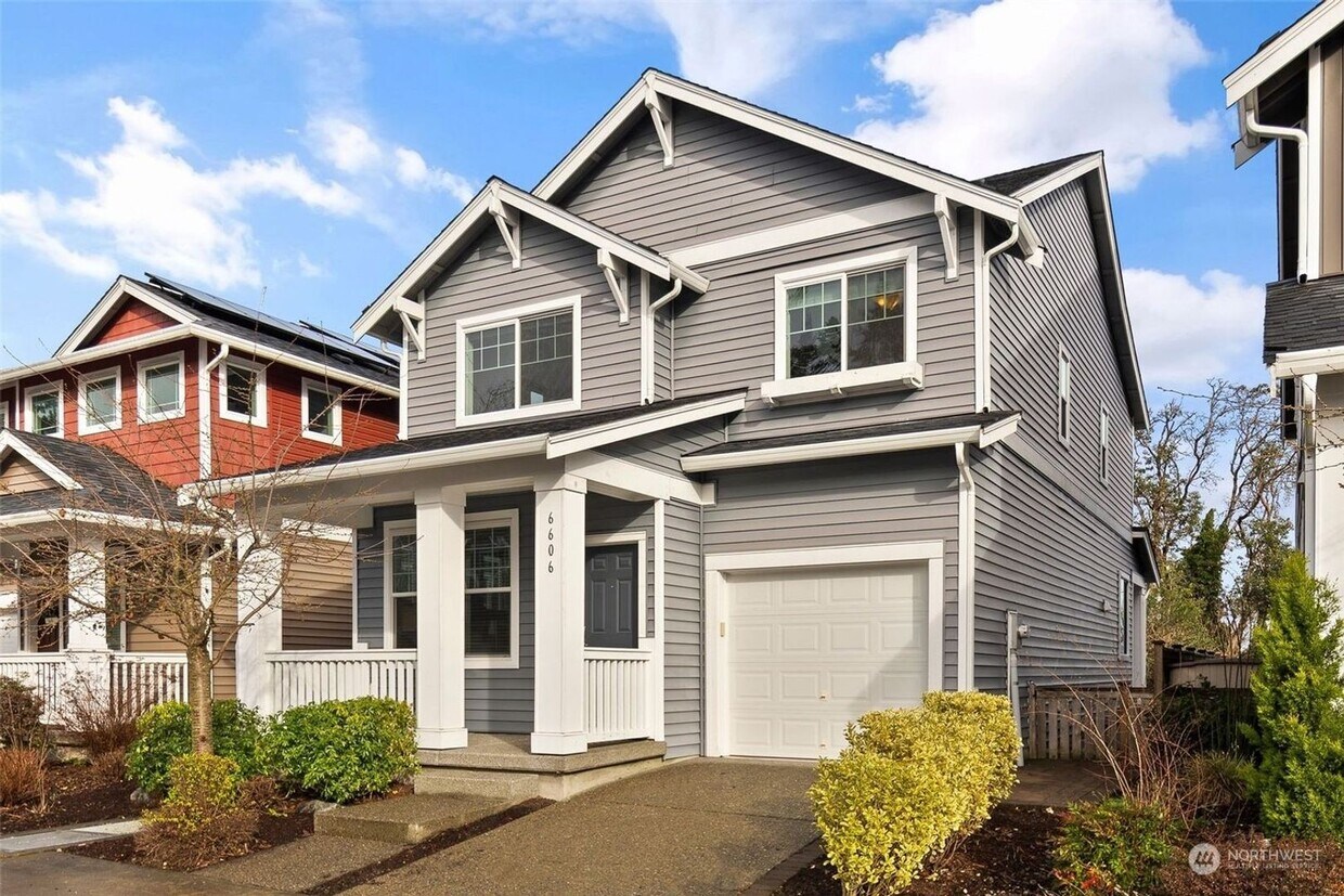 Primary Photo - Immaculate Home in the Heart of High Point...