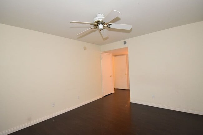 Foto del edificio - 3125 Casey Dr