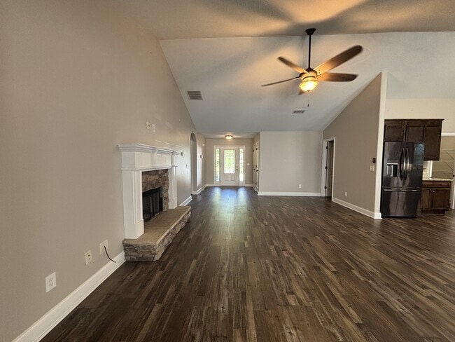 Building Photo - 140 Rolling Oaks Ln