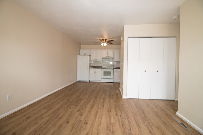 Foto del edificio - 4311 Ericson Dr
