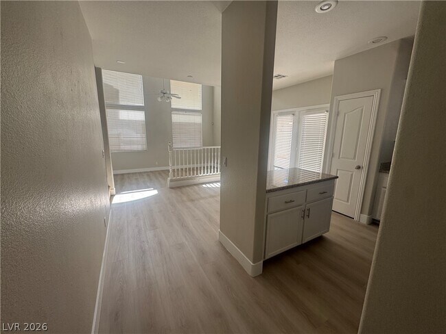 Foto del edificio - 1521 Tillman Falls Ave
