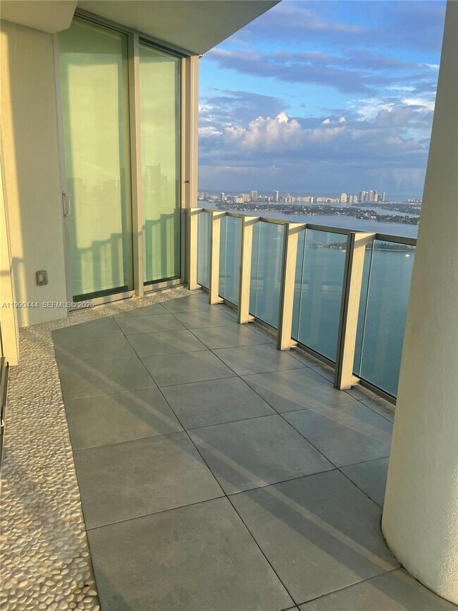 Foto del edificio - 2900 NE 7th Ave