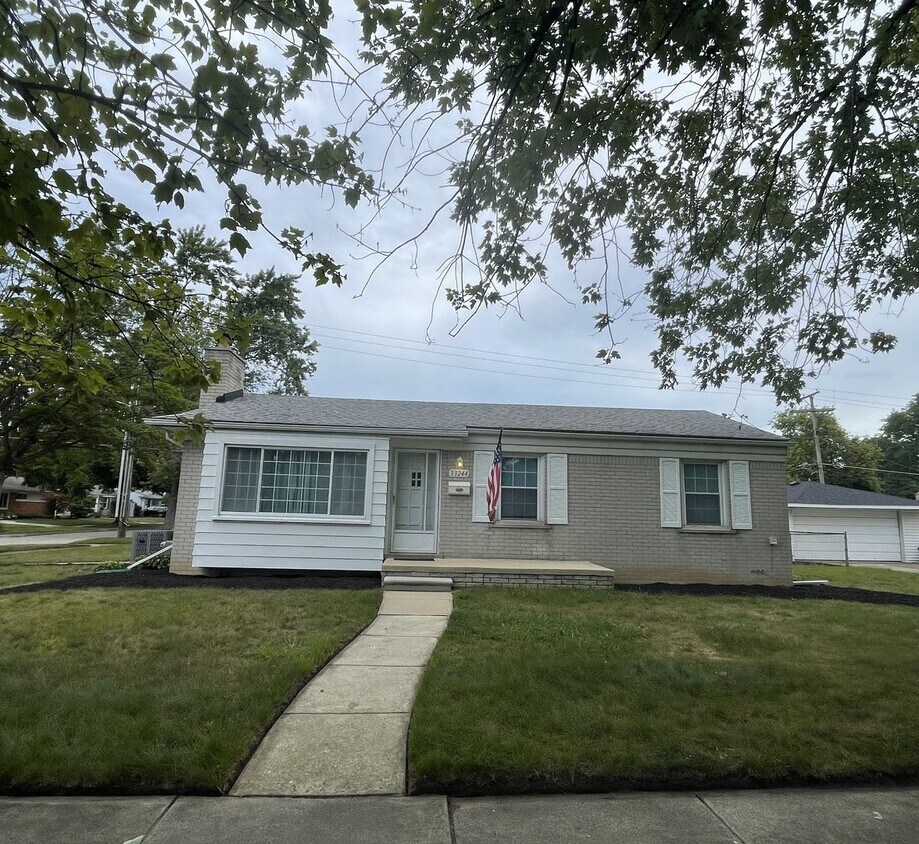 Foto principal - Beautiful Livonia Ranch, it will go fast!
