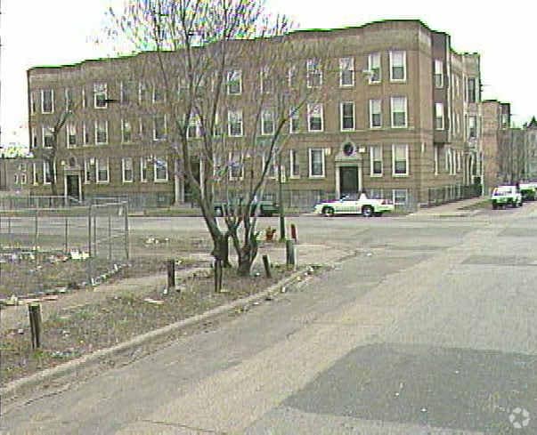Primary Photo - 5520 S Prairie Ave