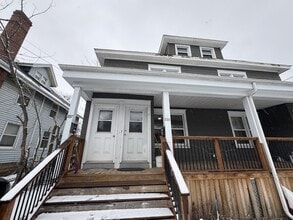 Building Photo - 227-227 Bonaccord St