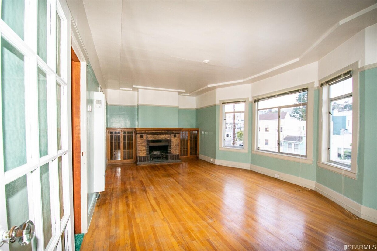 Primary Photo - 1522 Cabrillo St
