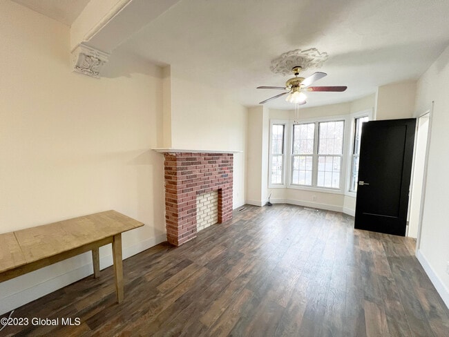 Building Photo - 169 Hoosick St