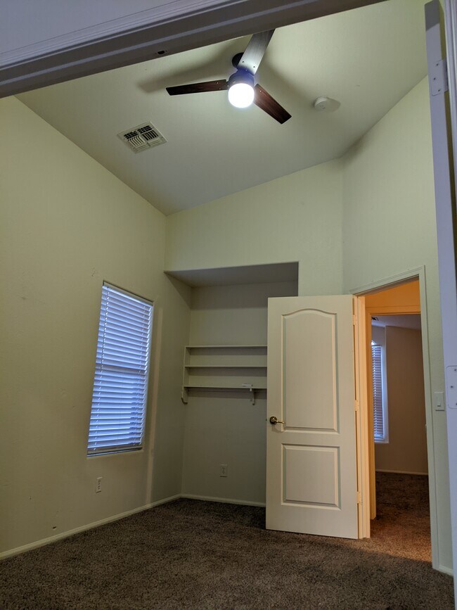 Foto del edificio - 1238 N 157th Ln