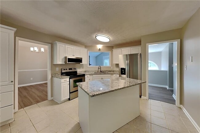 Building Photo - 97 Indian Trail Ct