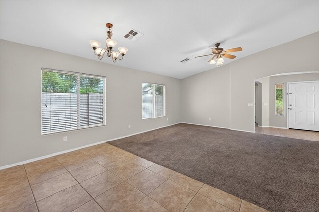 Building Photo - Spacious Gilbert Corner Lot Rental with 4 Bedrooms, Vaulted Ceilings & Private Backyard Retreat
