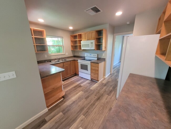 Kitchen - 28 Hoku Pl