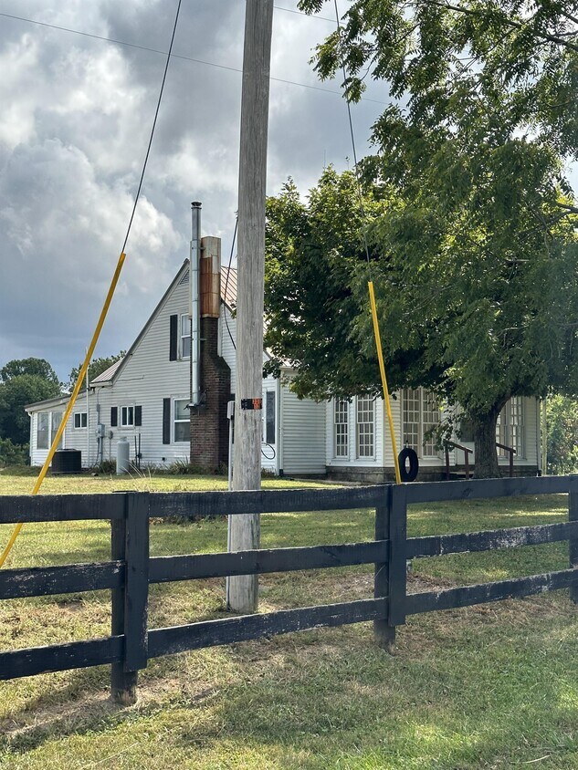 Building Photo - 585 Patterson Rd