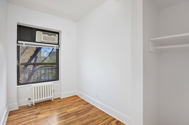 Building Photo - 305 West 29th Street