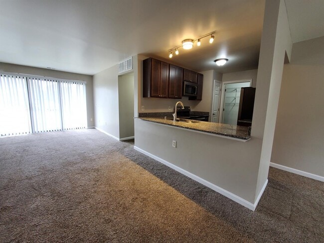 Foto del edificio - Updated 2 Bedroom, 2 Full Bathroom Ranch 1...