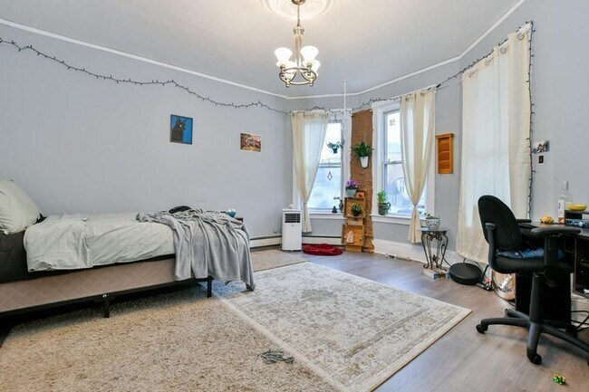 Building Photo - GREAT 3Br/1Bth, newly renovated, ready to move-in!