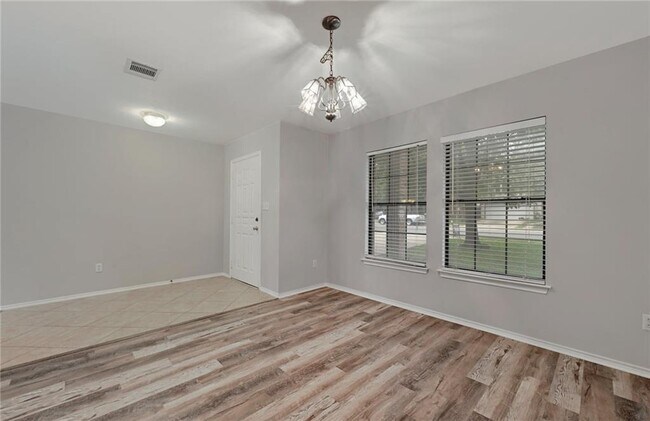 Foto del edificio - 11309 Kingsgate Dr