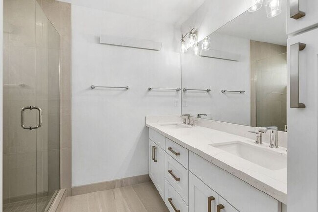 Foto del edificio - Fresh AIR CONDITIONED Arbor Lane Beauty!