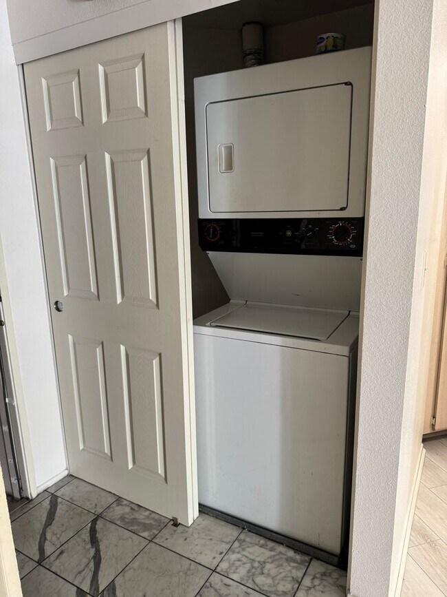 Foto del edificio - 1 bedroom 1 ba in Mission Valley, Availabl...