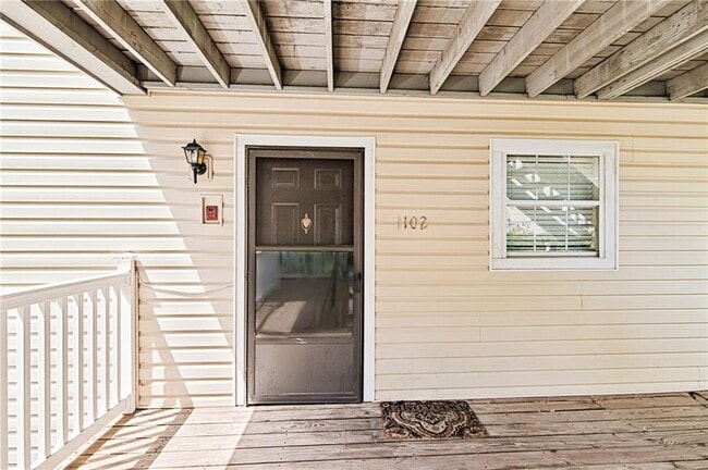 Building Photo - 1102 Augusta Dr