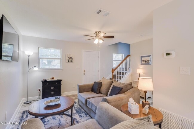 Building Photo - 229 Milray Ln