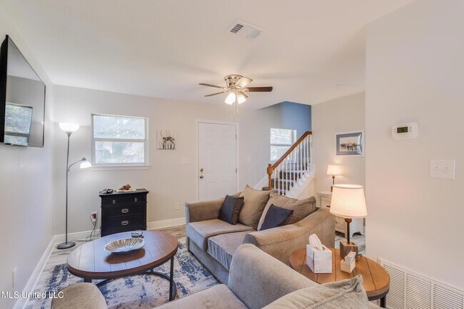Foto del edificio - 229 Milray Ln
