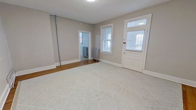 Building Photo - 1st Floor Apartment