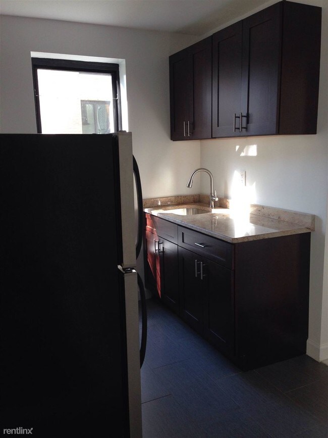 Building Photo - 2 br, 1 bath  - 94 E 111th St